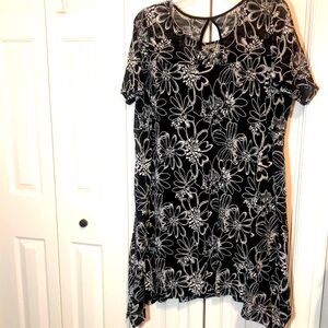Black and white floral lined dress 3X